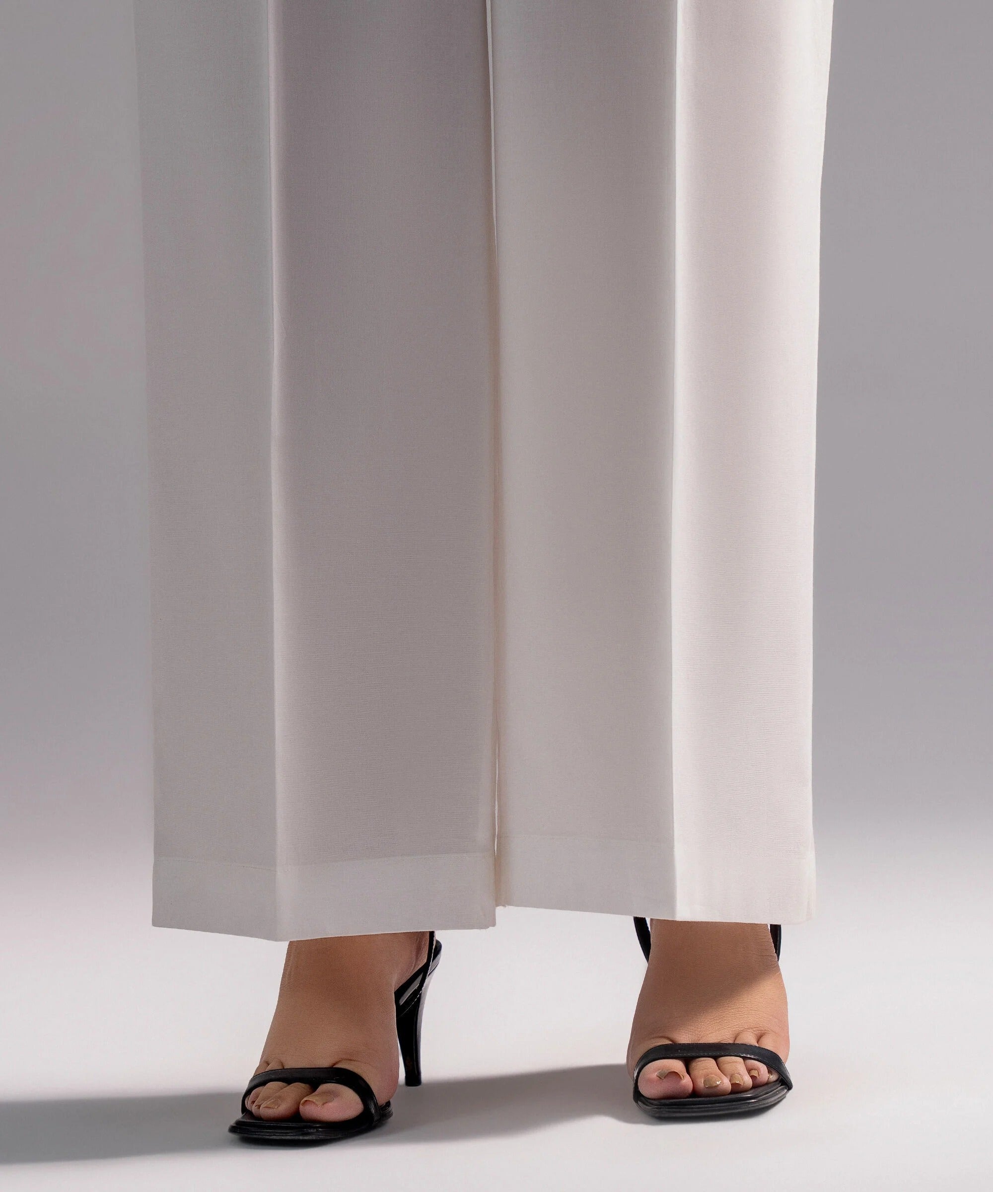 Ice White Solid-Color Cotton Trouser
