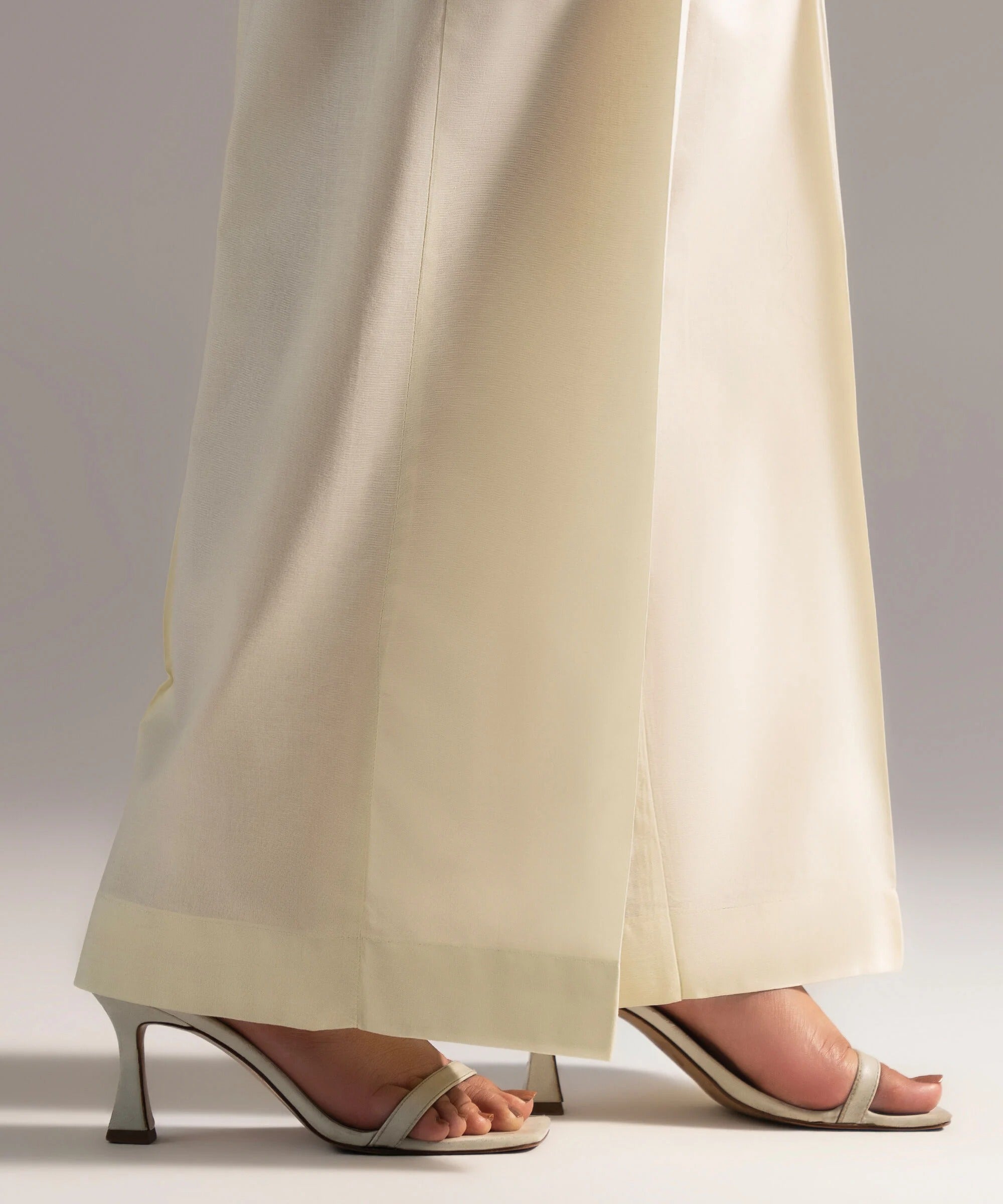 Soft Cream Solid-Color Cotton Trouser