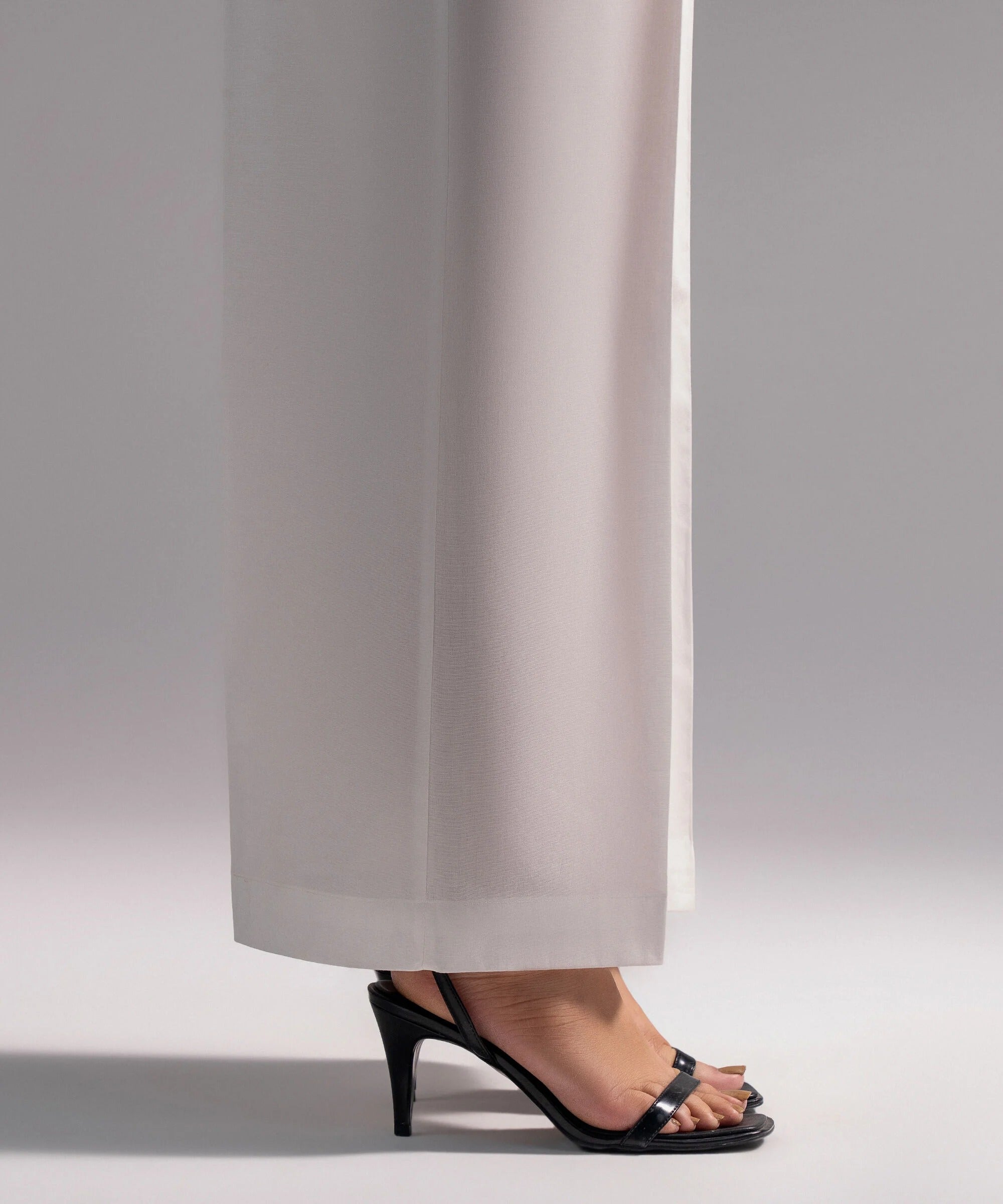 Ice White Solid-Color Cotton Trouser